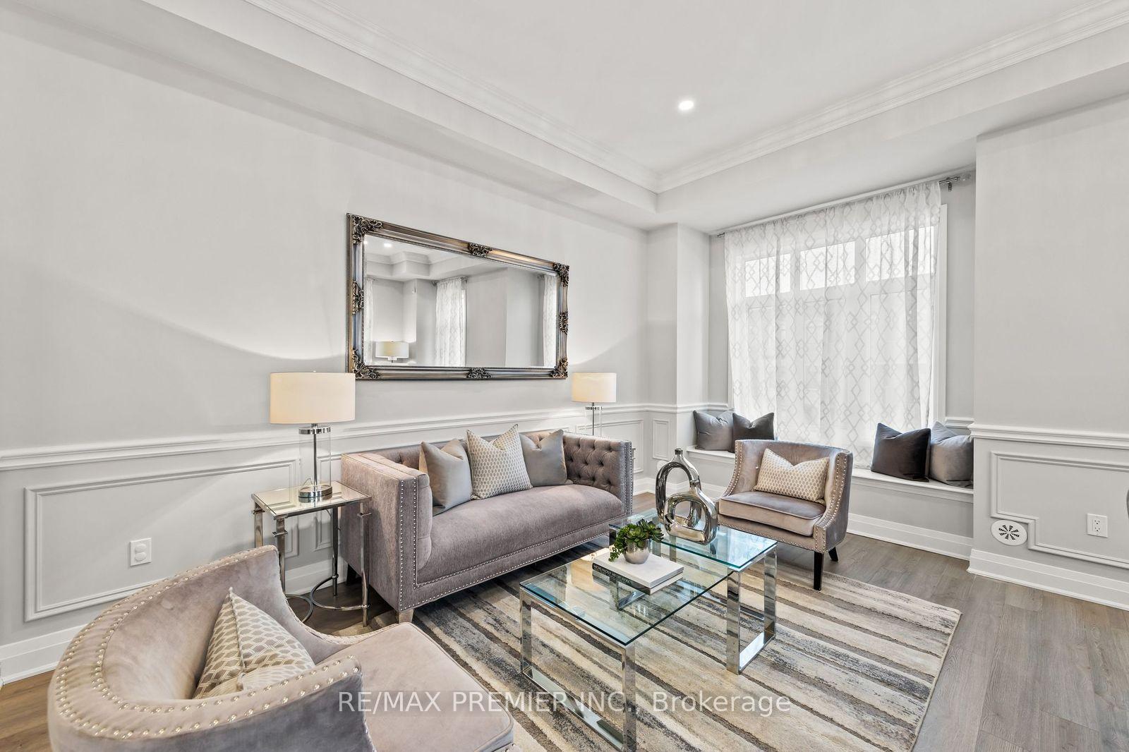Photo 4 of 197 Arianna Crescent, Vaughan, Patterson — HOMEH