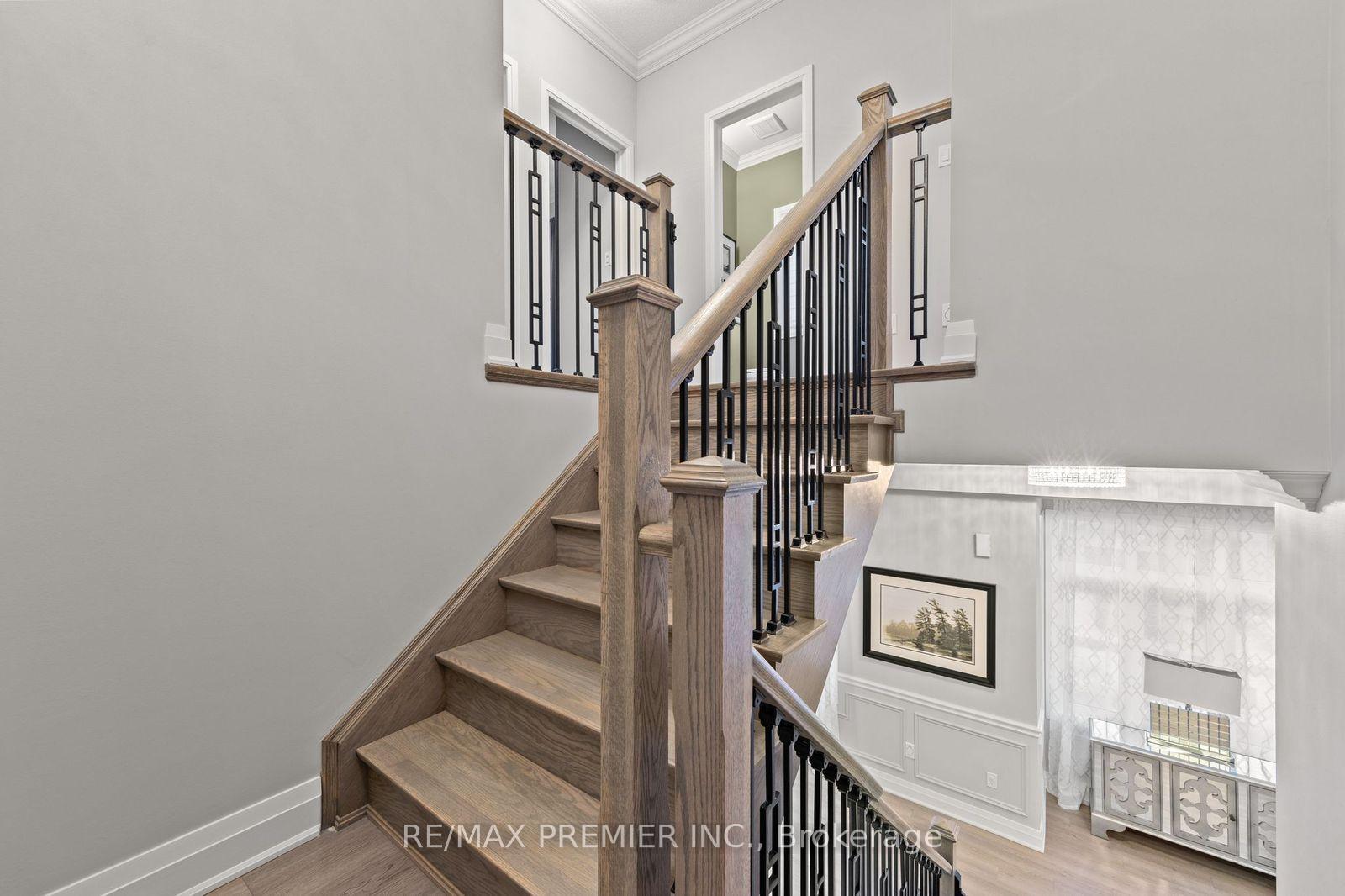 Photo 12 of 197 Arianna Crescent, Vaughan, Patterson — HOMEH