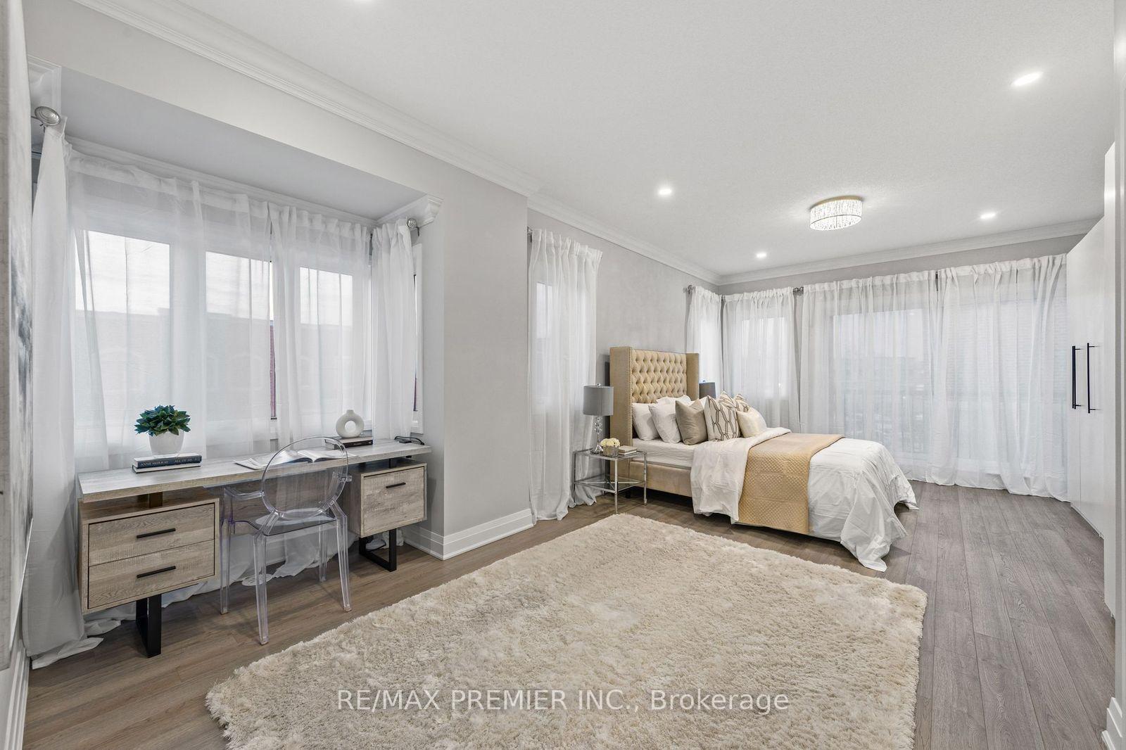 Photo 13 of 197 Arianna Crescent, Vaughan, Patterson — HOMEH