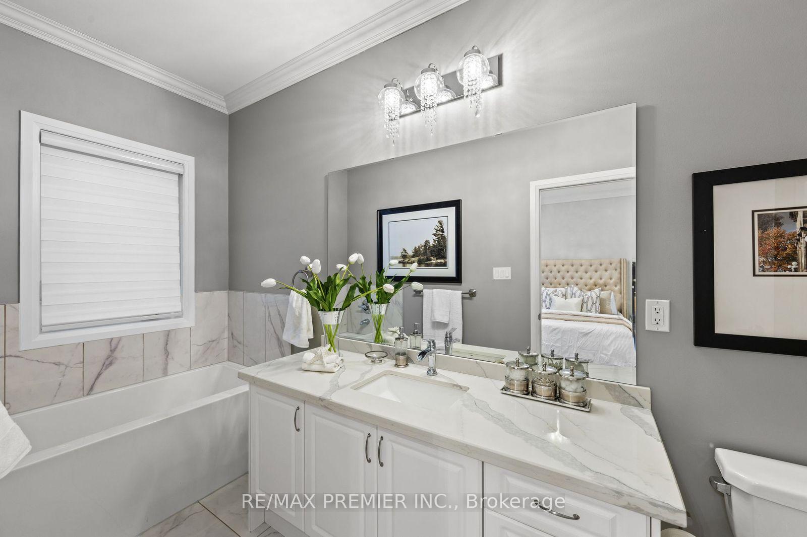 Photo 14 of 197 Arianna Crescent, Vaughan, Patterson — HOMEH