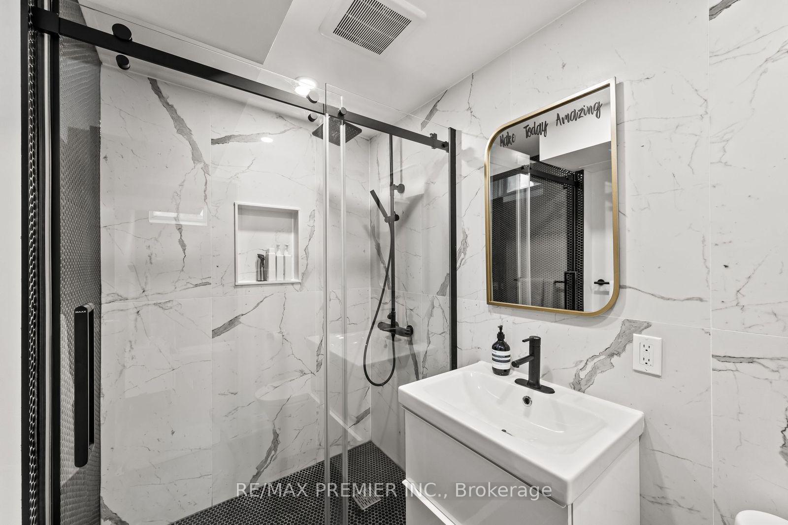 Photo 17 of 197 Arianna Crescent, Vaughan, Patterson — HOMEH