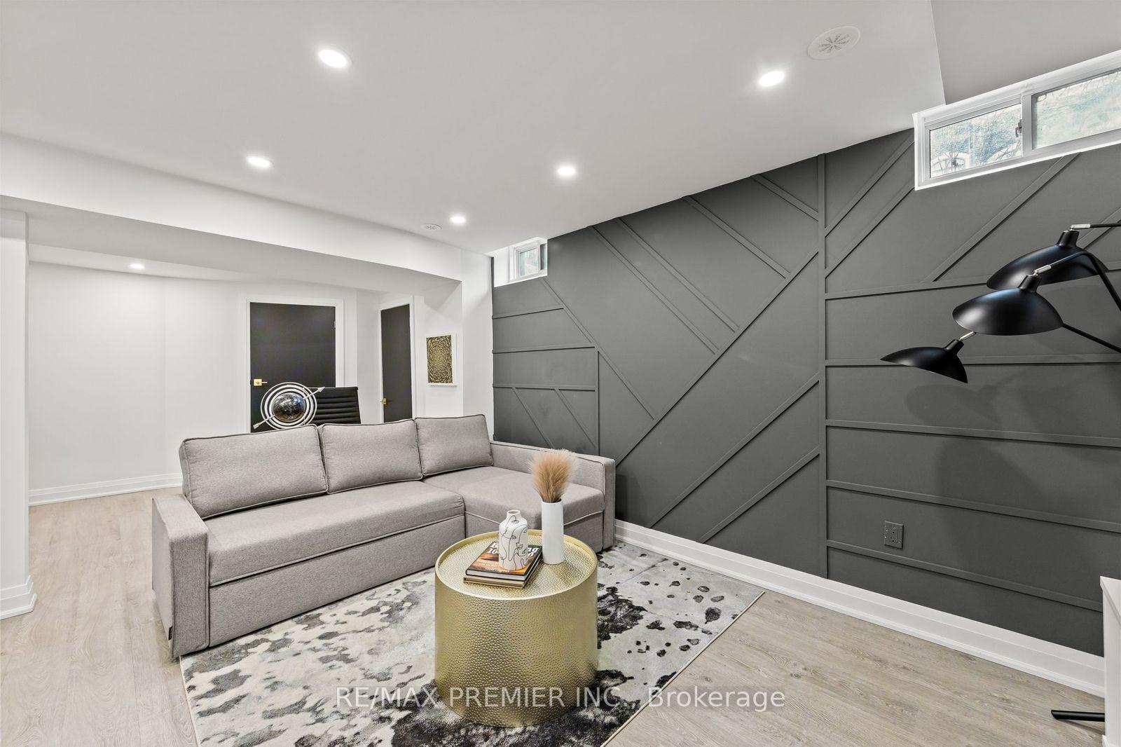 Photo 19 of 197 Arianna Crescent, Vaughan, Patterson — HOMEH