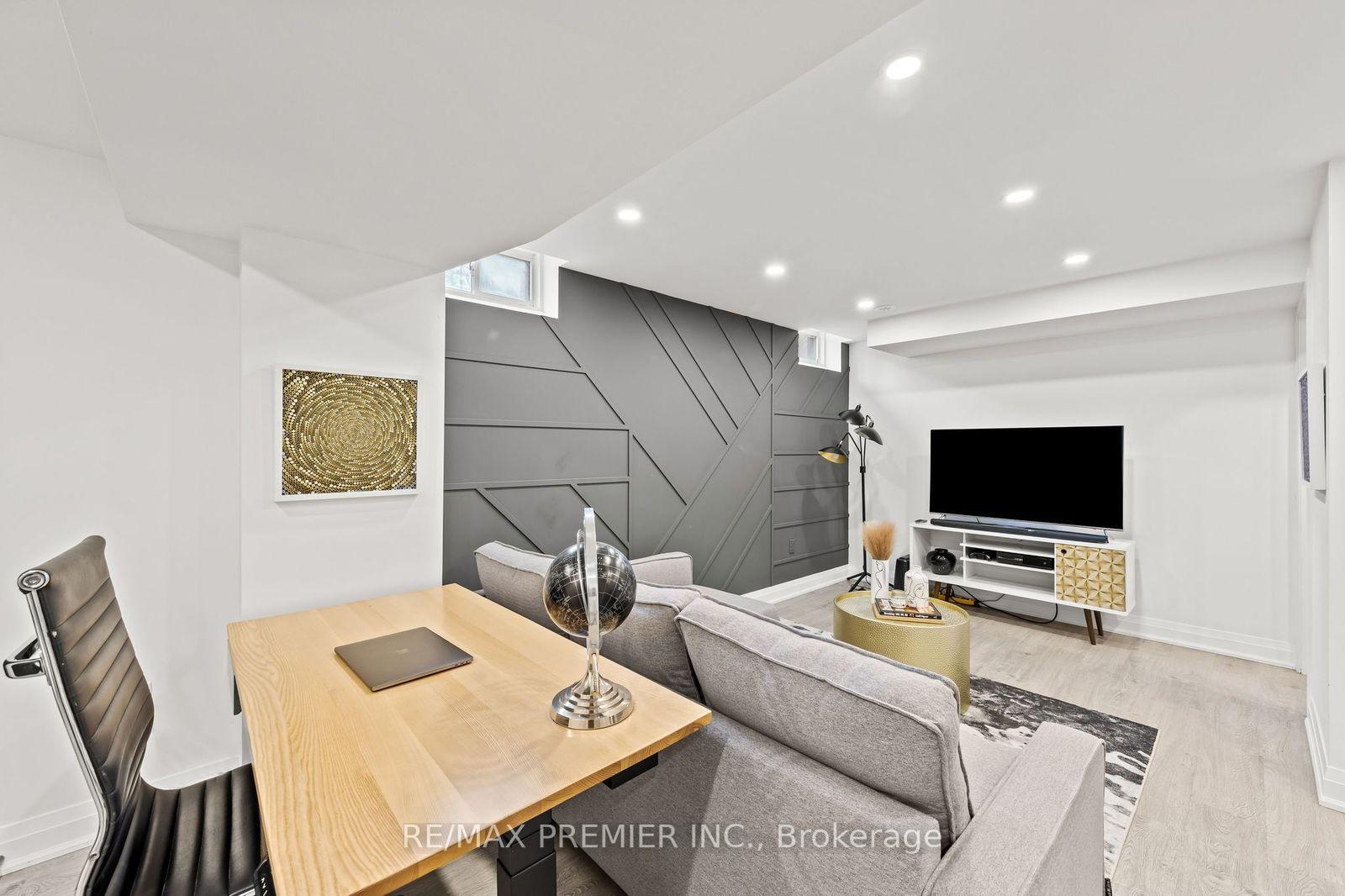 Photo 20 of 197 Arianna Crescent, Vaughan, Patterson — HOMEH
