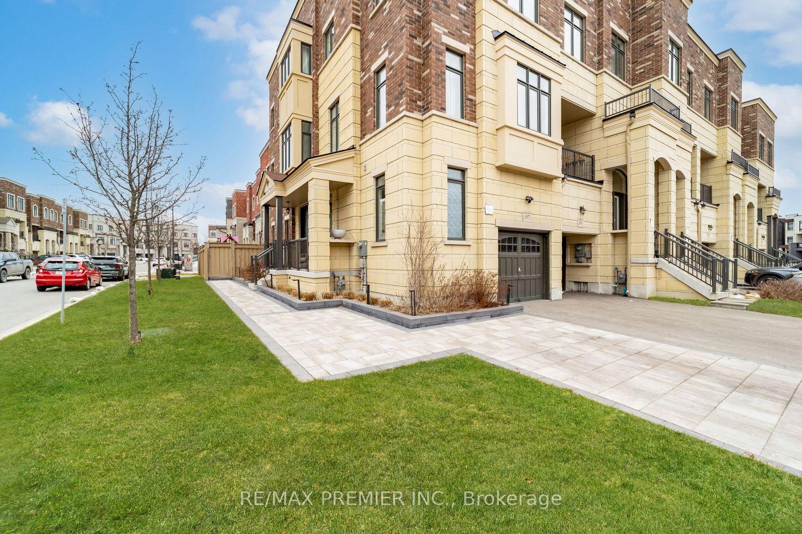 Photo 23 of 197 Arianna Crescent, Vaughan, Patterson — HOMEH