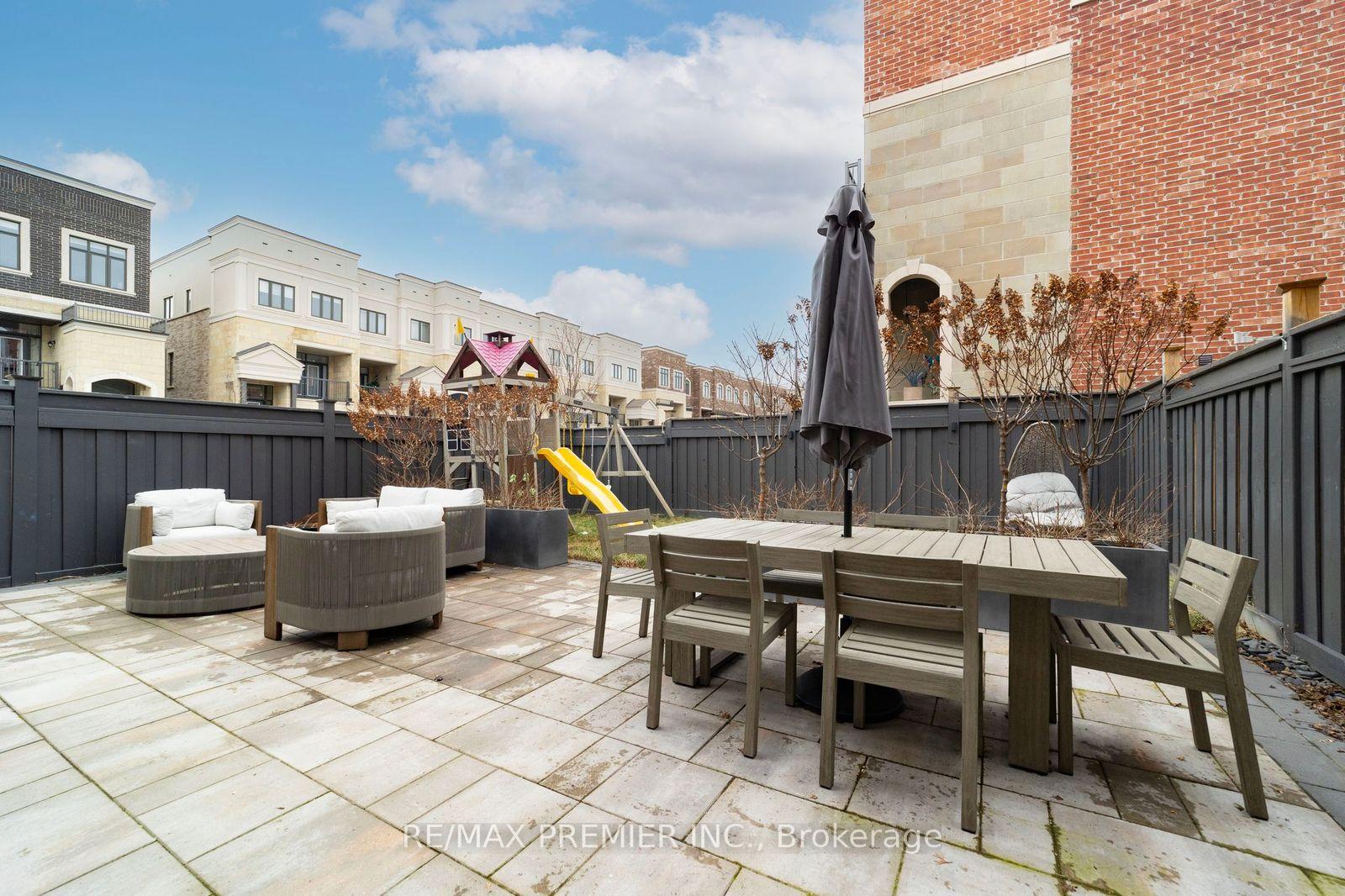 Photo 24 of 197 Arianna Crescent, Vaughan, Patterson — HOMEH
