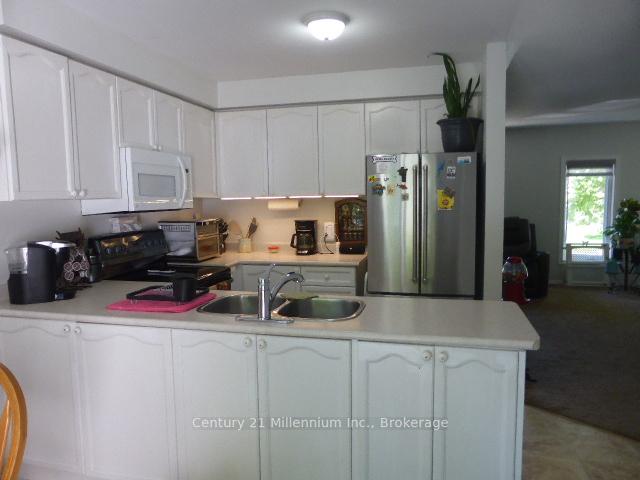 Photo 5 of 15 Harbour Crescent, Wasaga Beach — HOMEH