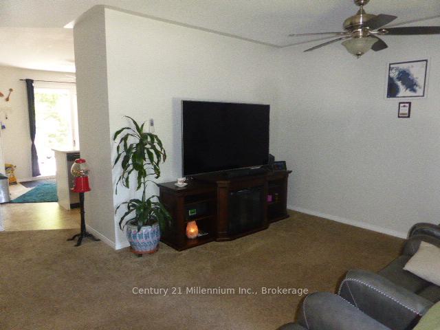 Photo 9 of 15 Harbour Crescent, Wasaga Beach — HOMEH