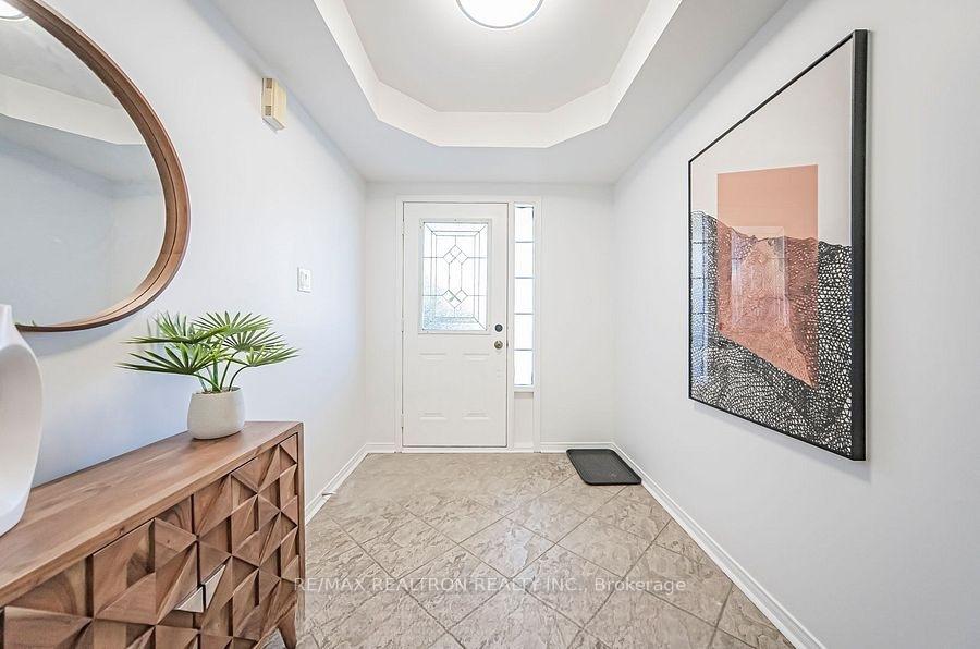 Photo 4 of 67 Monteith Crescent, Vaughan, Maple — HOMEH