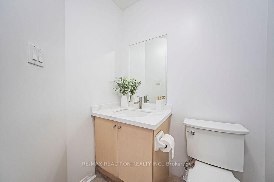 Photo 5 of 67 Monteith Crescent, Vaughan, Maple — HOMEH