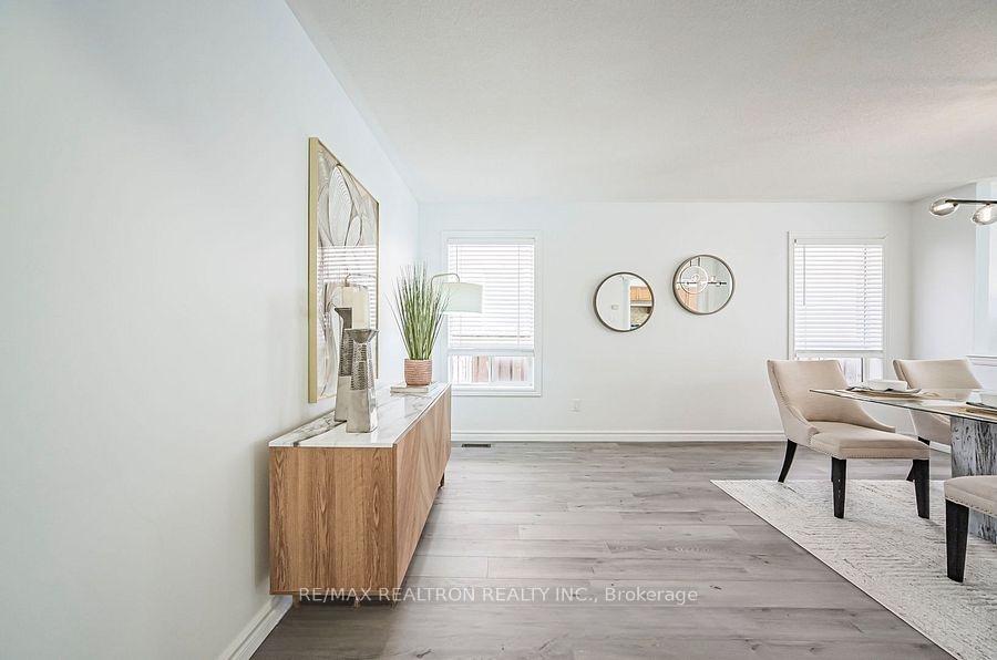 Photo 8 of 67 Monteith Crescent, Vaughan, Maple — HOMEH