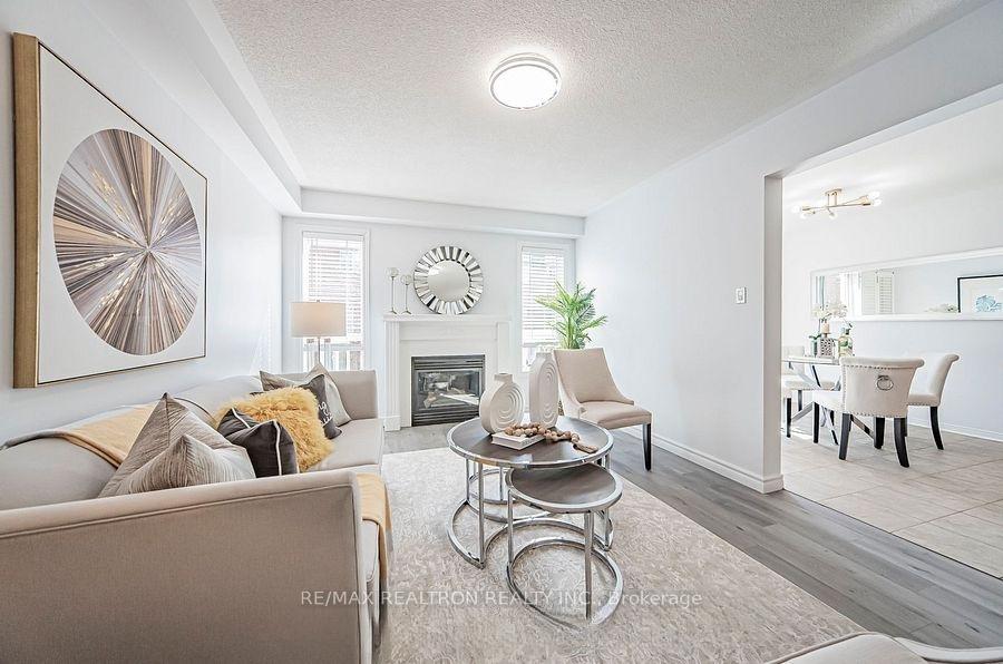 Photo 15 of 67 Monteith Crescent, Vaughan, Maple — HOMEH