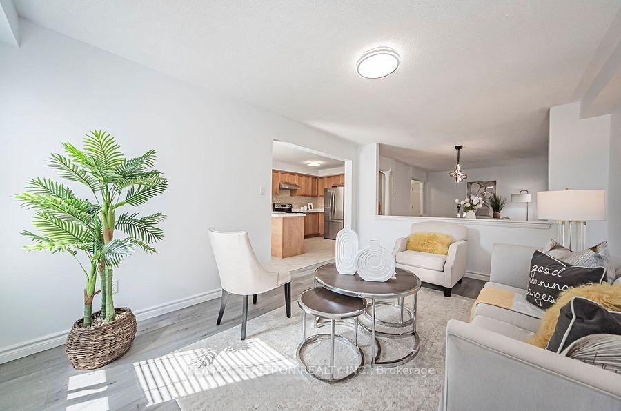 Photo 16 of 67 Monteith Crescent, Vaughan, Maple — HOMEH