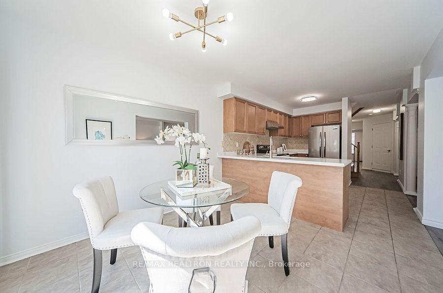 Photo 18 of 67 Monteith Crescent, Vaughan, Maple — HOMEH