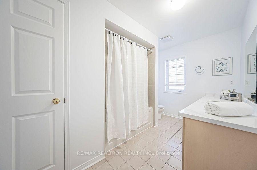 Photo 27 of 67 Monteith Crescent, Vaughan, Maple — HOMEH
