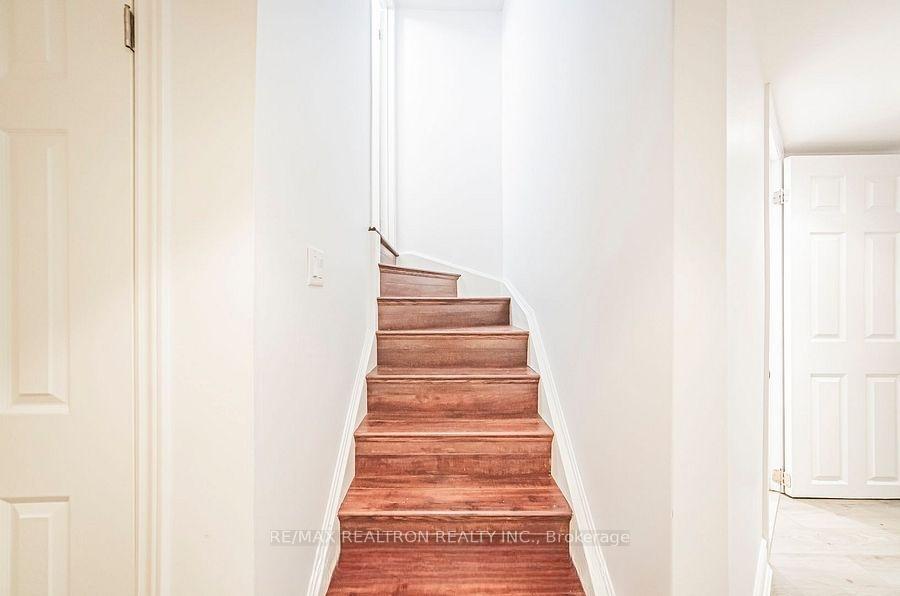Photo 29 of 67 Monteith Crescent, Vaughan, Maple — HOMEH
