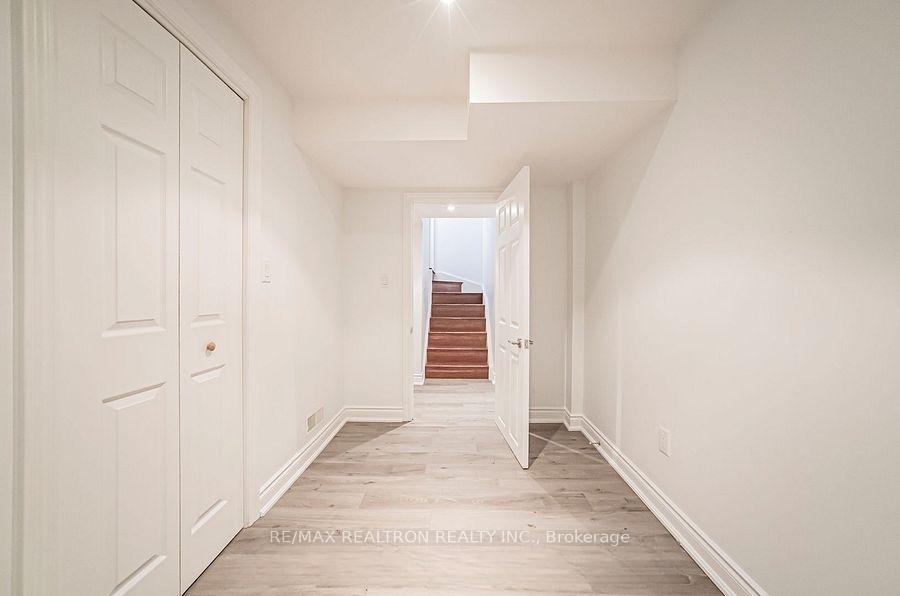 Photo 32 of 67 Monteith Crescent, Vaughan, Maple — HOMEH
