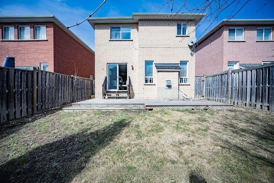 Photo 34 of 67 Monteith Crescent, Vaughan, Maple — HOMEH