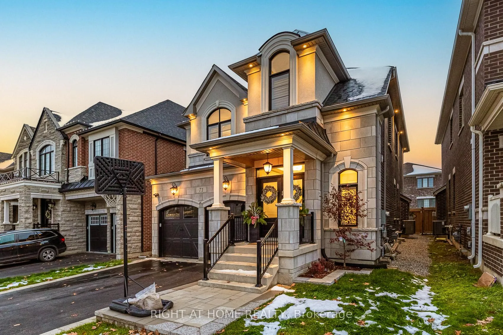 Photo 3 of 71 Ten Pines Road, Vaughan, Kleinburg — HOMEH