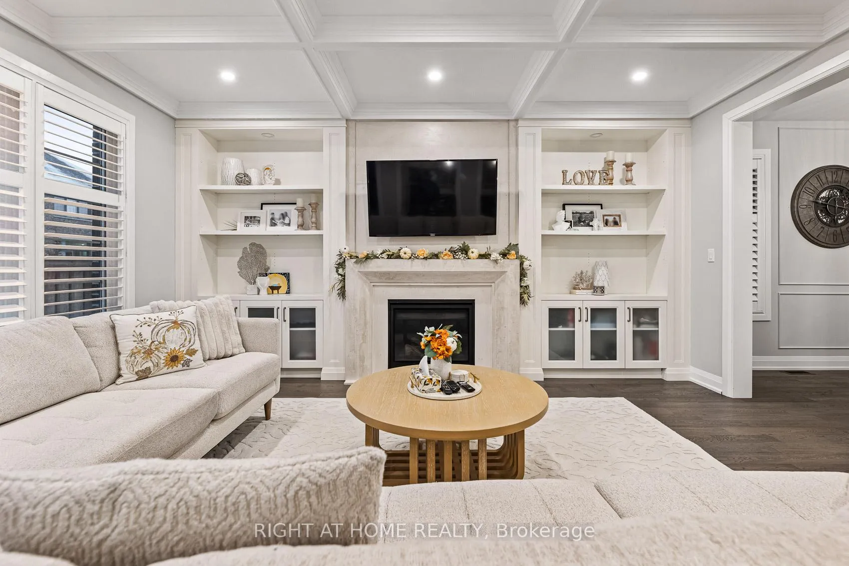 Photo 14 of 71 Ten Pines Road, Vaughan, Kleinburg — HOMEH