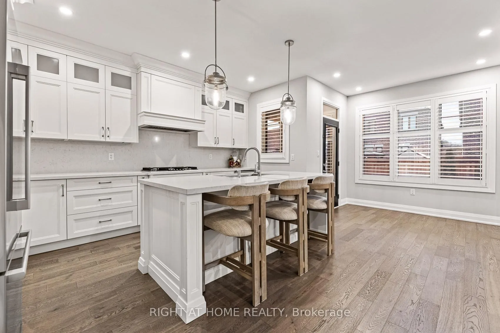 Photo 15 of 71 Ten Pines Road, Vaughan, Kleinburg — HOMEH