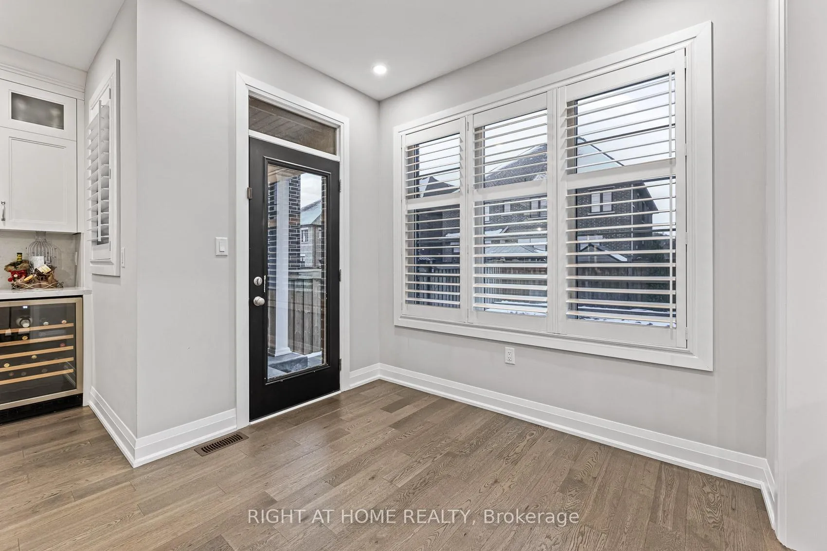 Photo 18 of 71 Ten Pines Road, Vaughan, Kleinburg — HOMEH