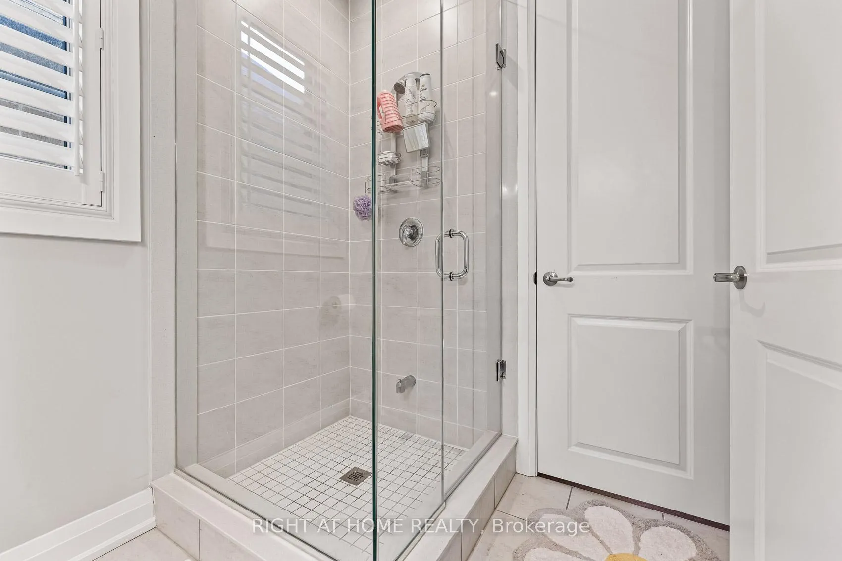 Photo 33 of 71 Ten Pines Road, Vaughan, Kleinburg — HOMEH