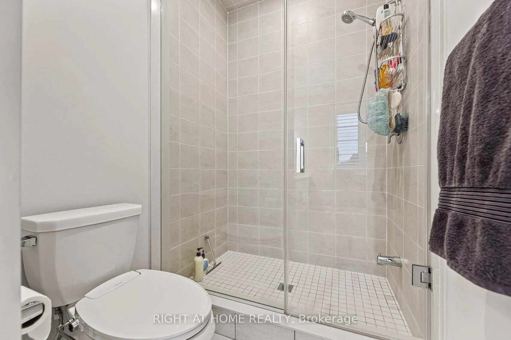 Photo 39 of 71 Ten Pines Road, Vaughan, Kleinburg — HOMEH
