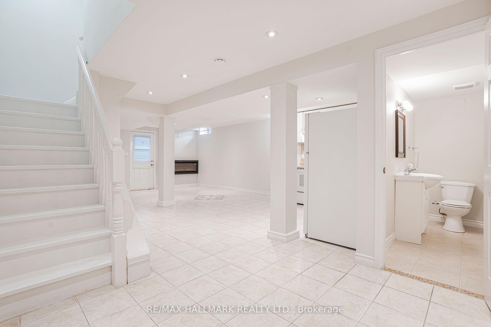Photo 5 of 87 Michelle Drive, Vaughan, East Woodbridge — HOMEH