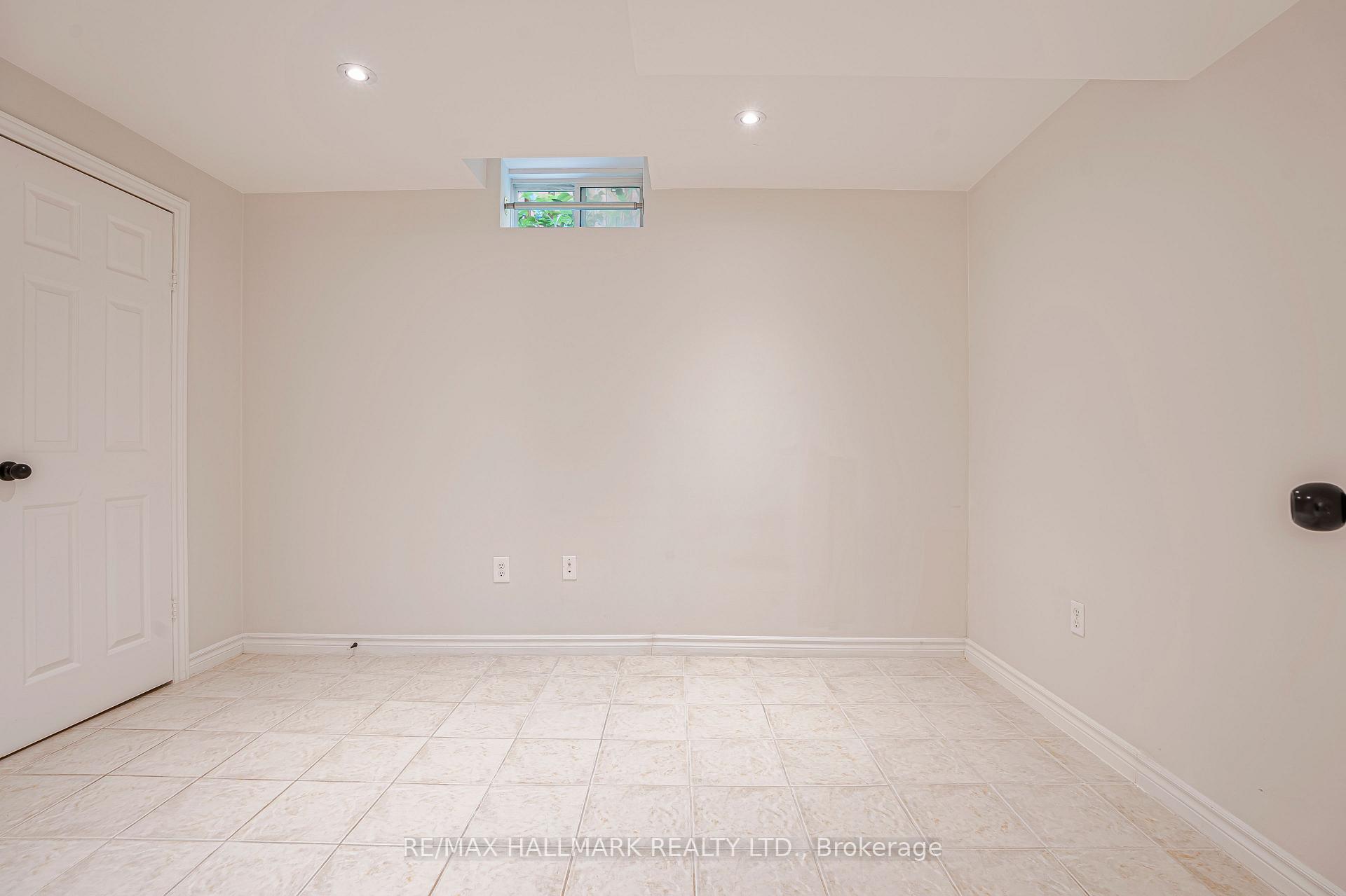 Photo 10 of 87 Michelle Drive, Vaughan, East Woodbridge — HOMEH