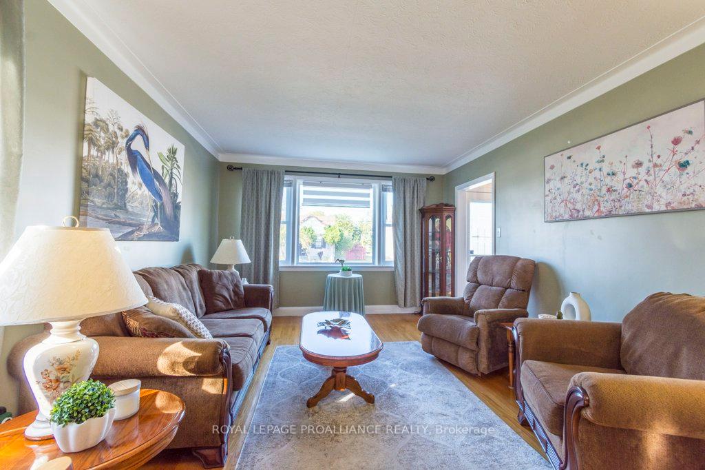 Photo 4 of 18 Holmes Road, Belleville, Belleville Ward — HOMEH
