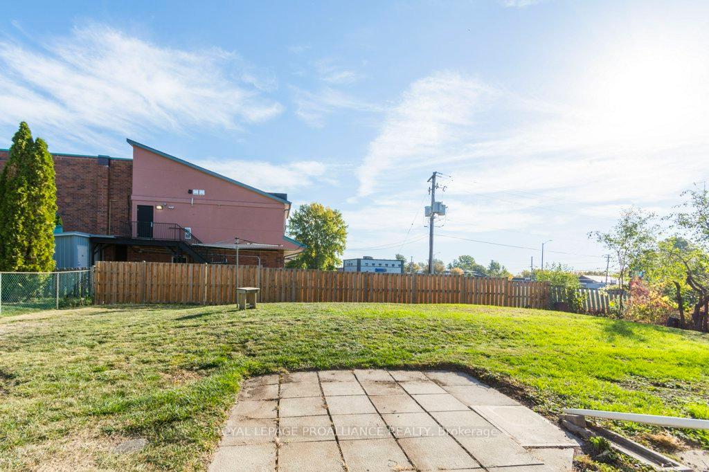 Photo 27 of 18 Holmes Road, Belleville, Belleville Ward — HOMEH