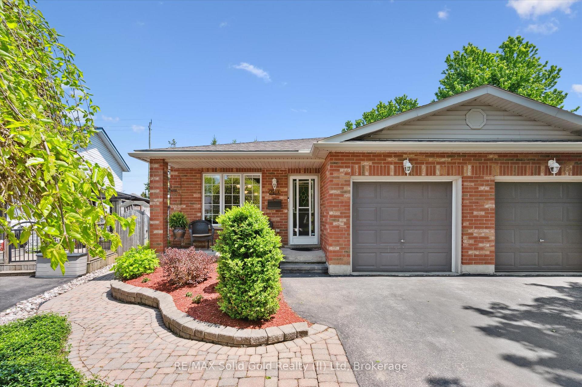 Photo 1 of 250A Inverhuron Cres, Waterloo — HOMEH