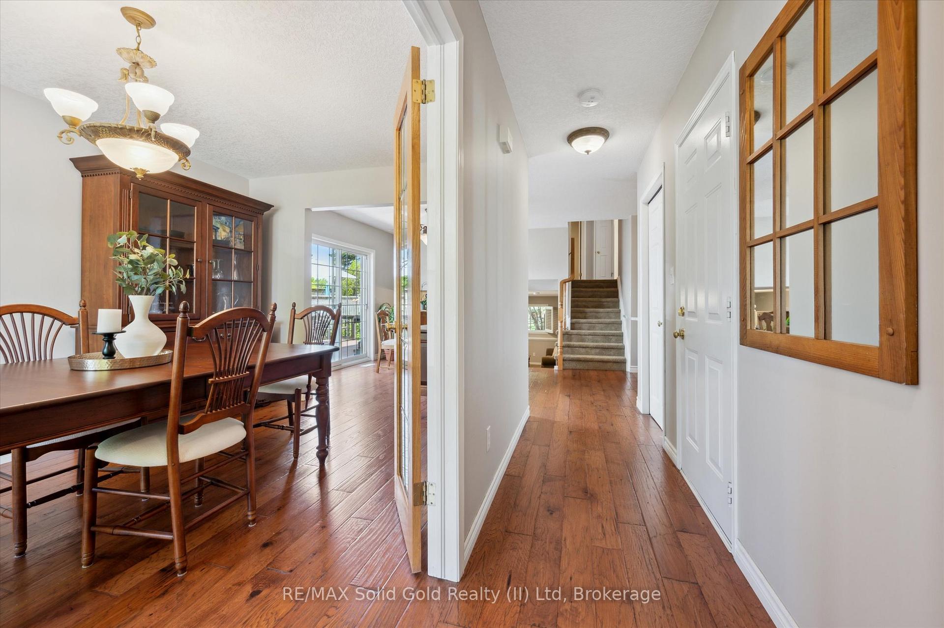Photo 7 of 250A Inverhuron Cres, Waterloo — HOMEH