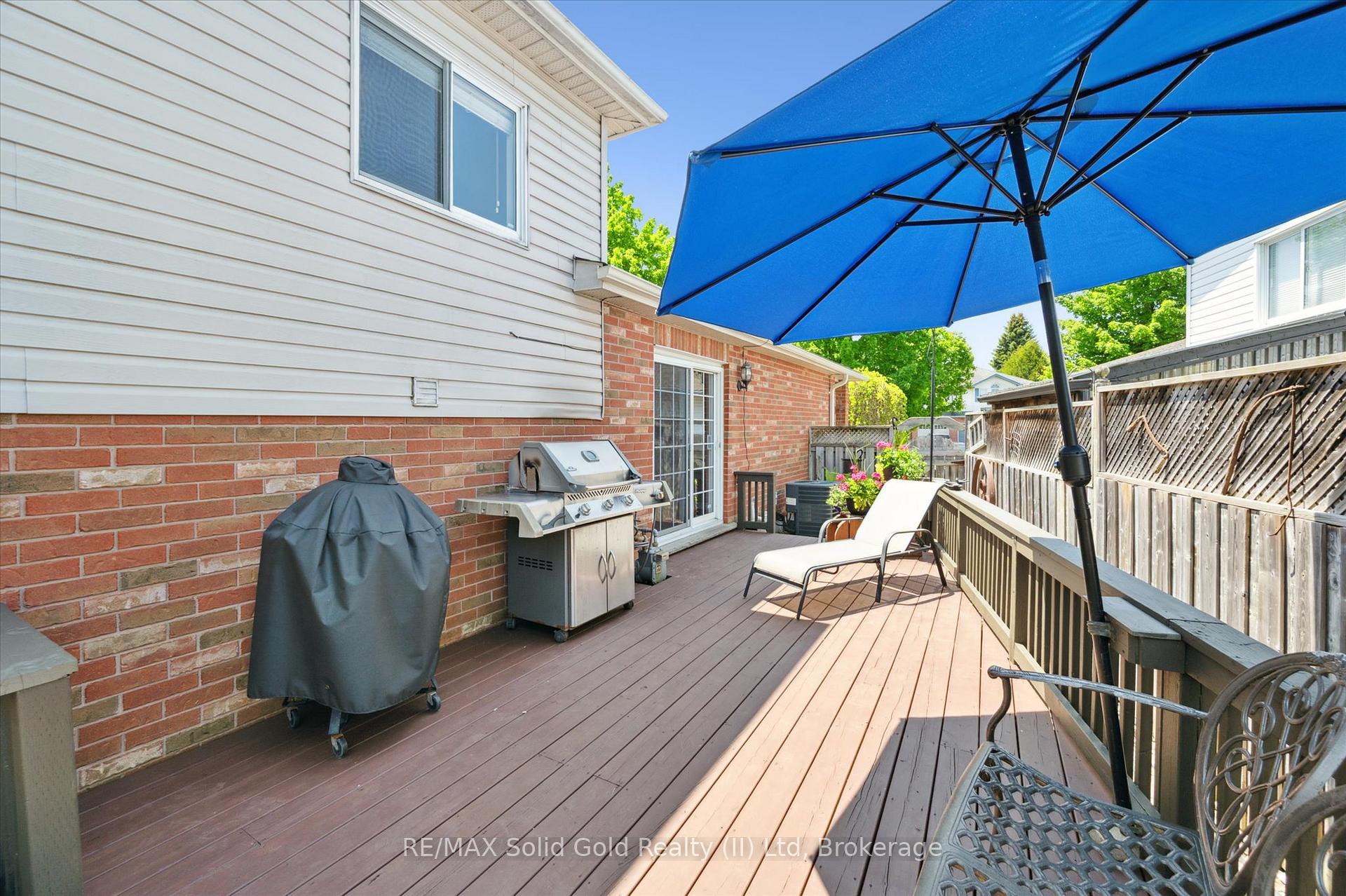 Photo 33 of 250A Inverhuron Cres, Waterloo — HOMEH