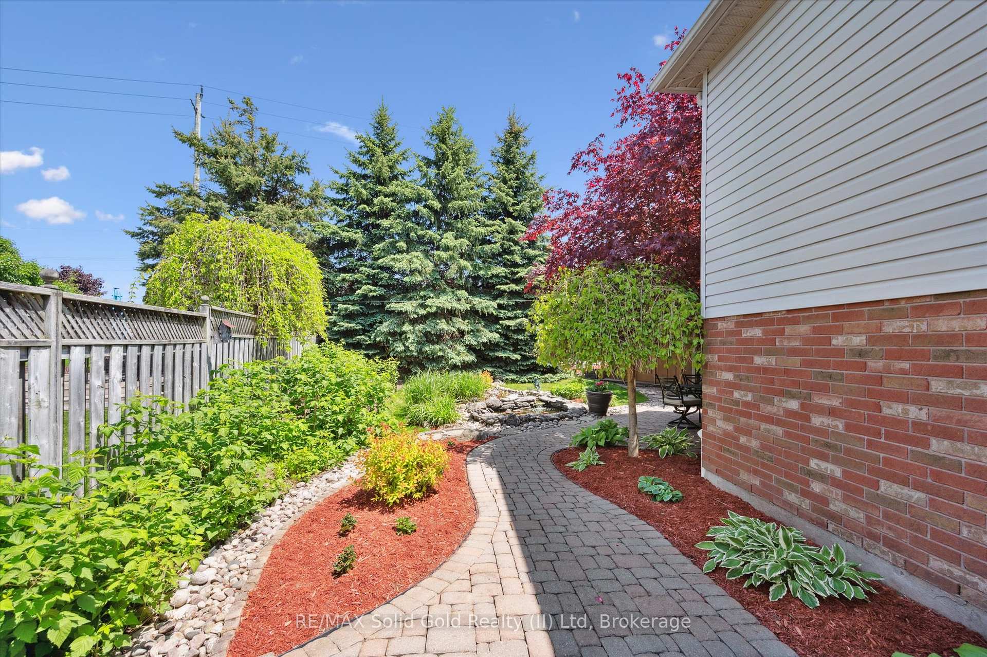 Photo 34 of 250A Inverhuron Cres, Waterloo — HOMEH