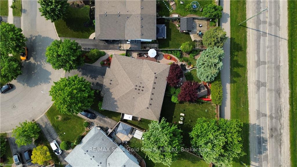 Photo 42 of 250A Inverhuron Cres, Waterloo — HOMEH