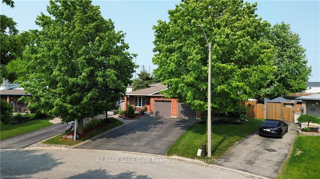 Photo 44 of 250A Inverhuron Cres, Waterloo — HOMEH