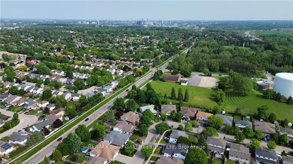 Photo 46 of 250A Inverhuron Cres, Waterloo — HOMEH
