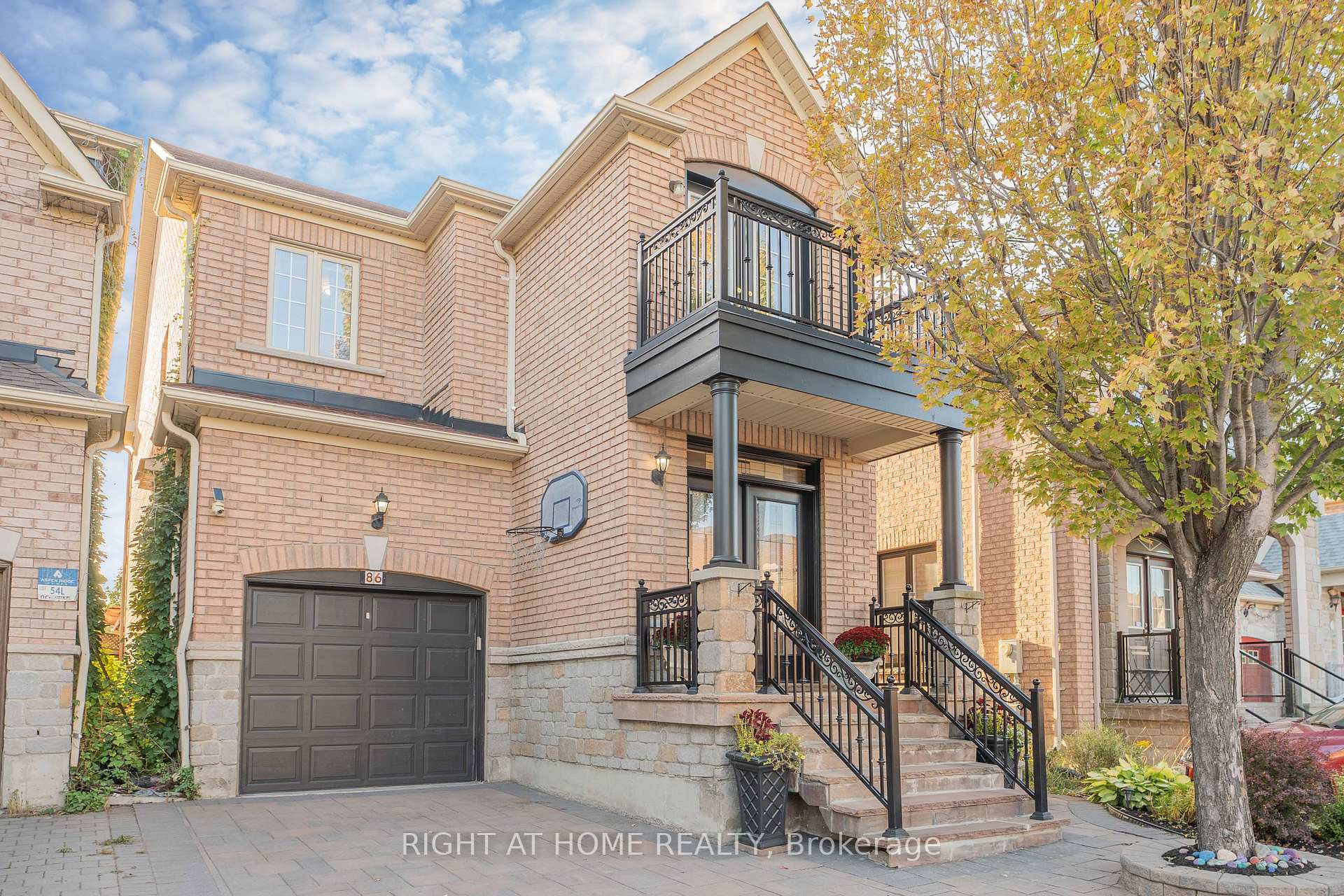Photo 1 of 86 Dewpoint Road, Vaughan, Patterson — HOMEH