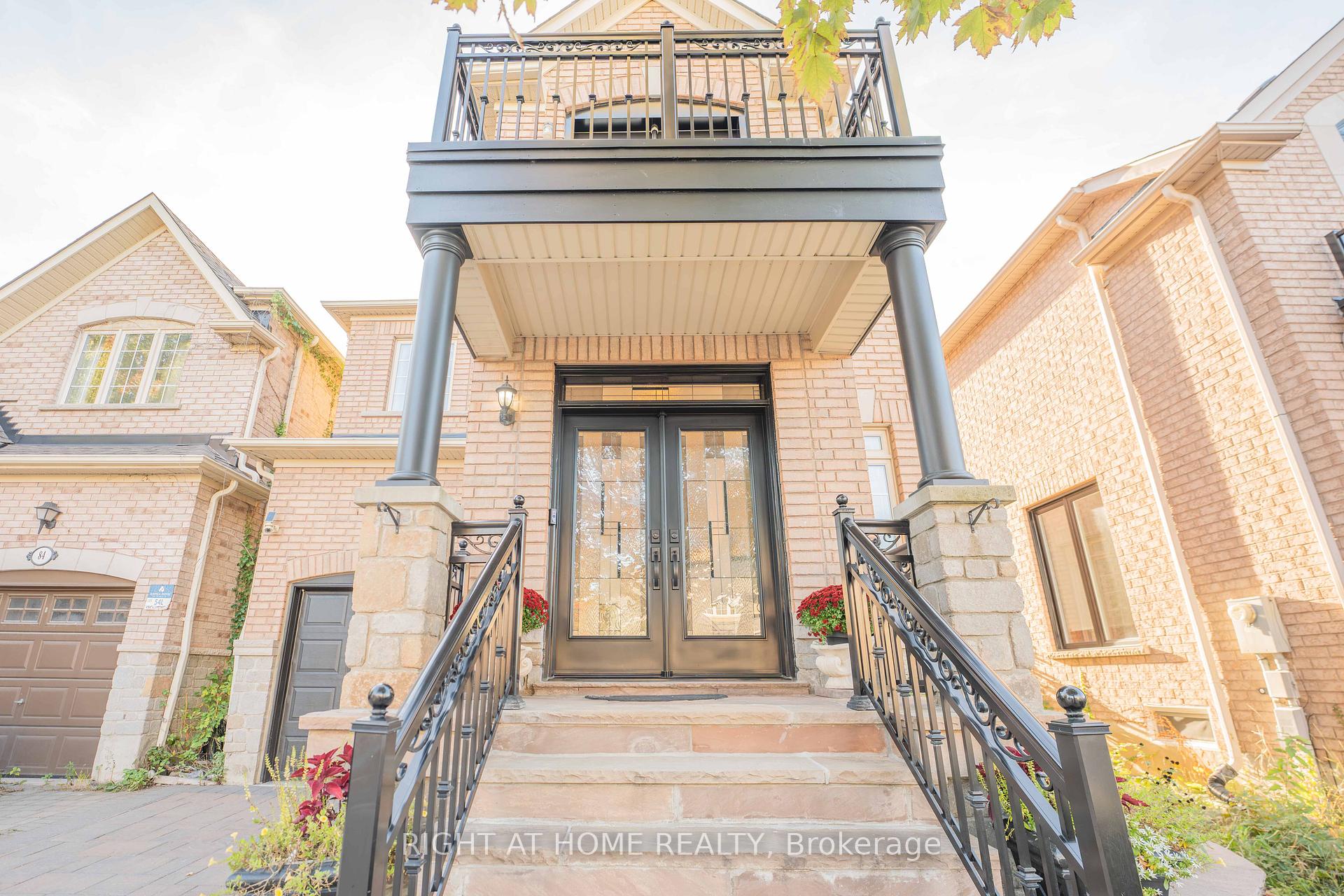 Photo 3 of 86 Dewpoint Road, Vaughan, Patterson — HOMEH