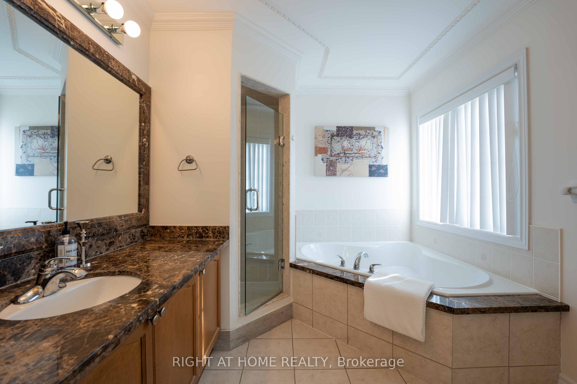 Photo 20 of 86 Dewpoint Road, Vaughan, Patterson — HOMEH