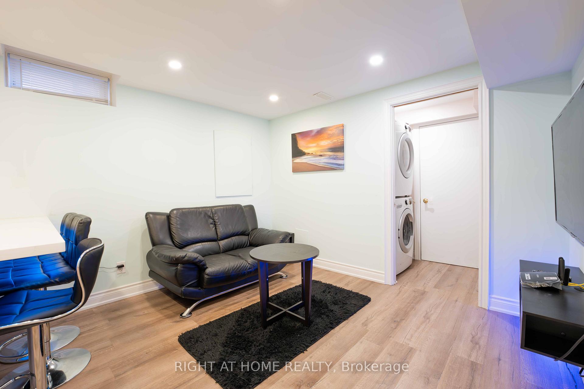 Photo 29 of 86 Dewpoint Road, Vaughan, Patterson — HOMEH