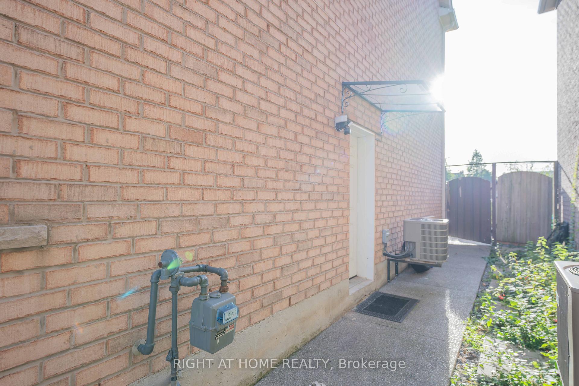 Photo 34 of 86 Dewpoint Road, Vaughan, Patterson — HOMEH