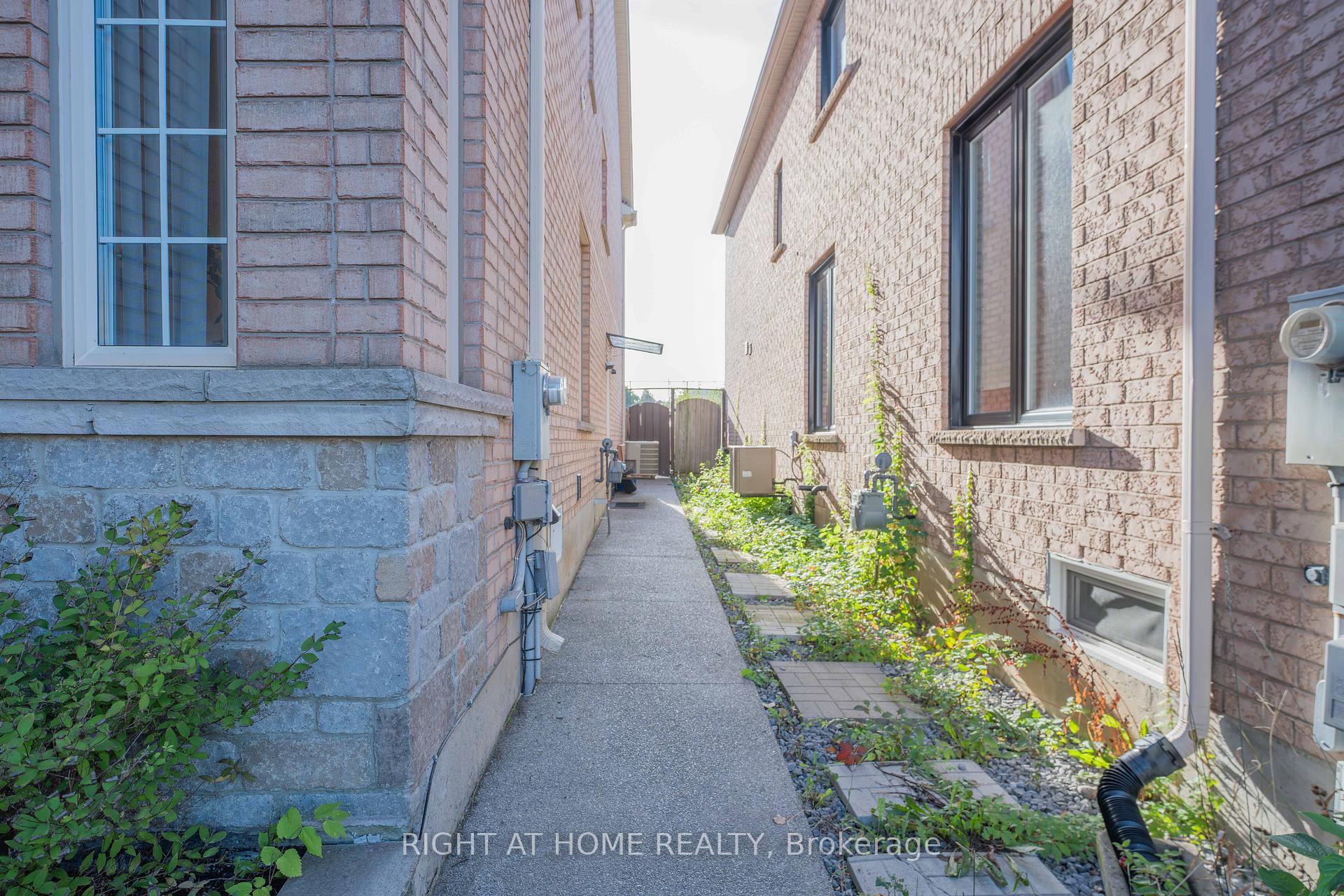 Photo 35 of 86 Dewpoint Road, Vaughan, Patterson — HOMEH