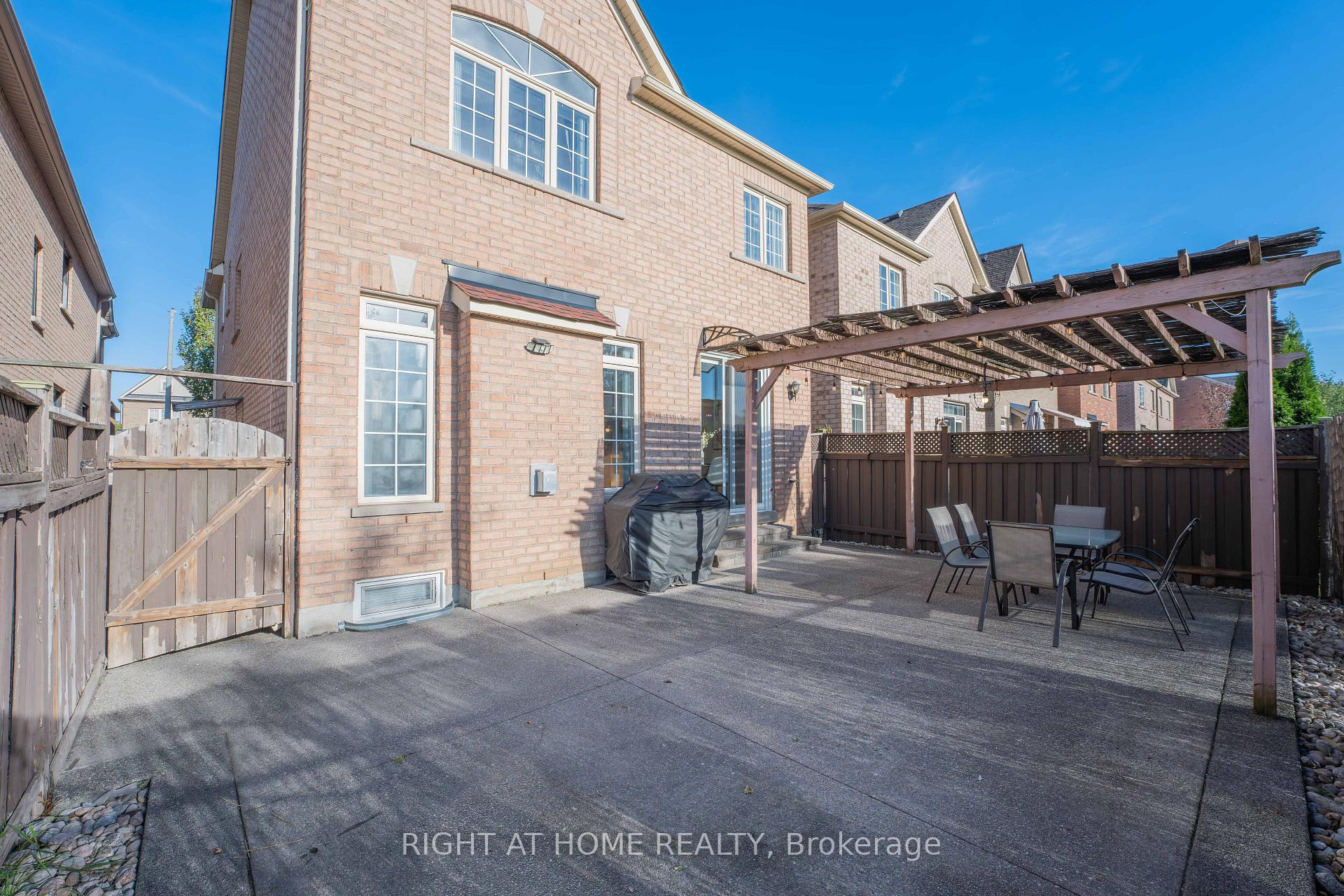 Photo 36 of 86 Dewpoint Road, Vaughan, Patterson — HOMEH