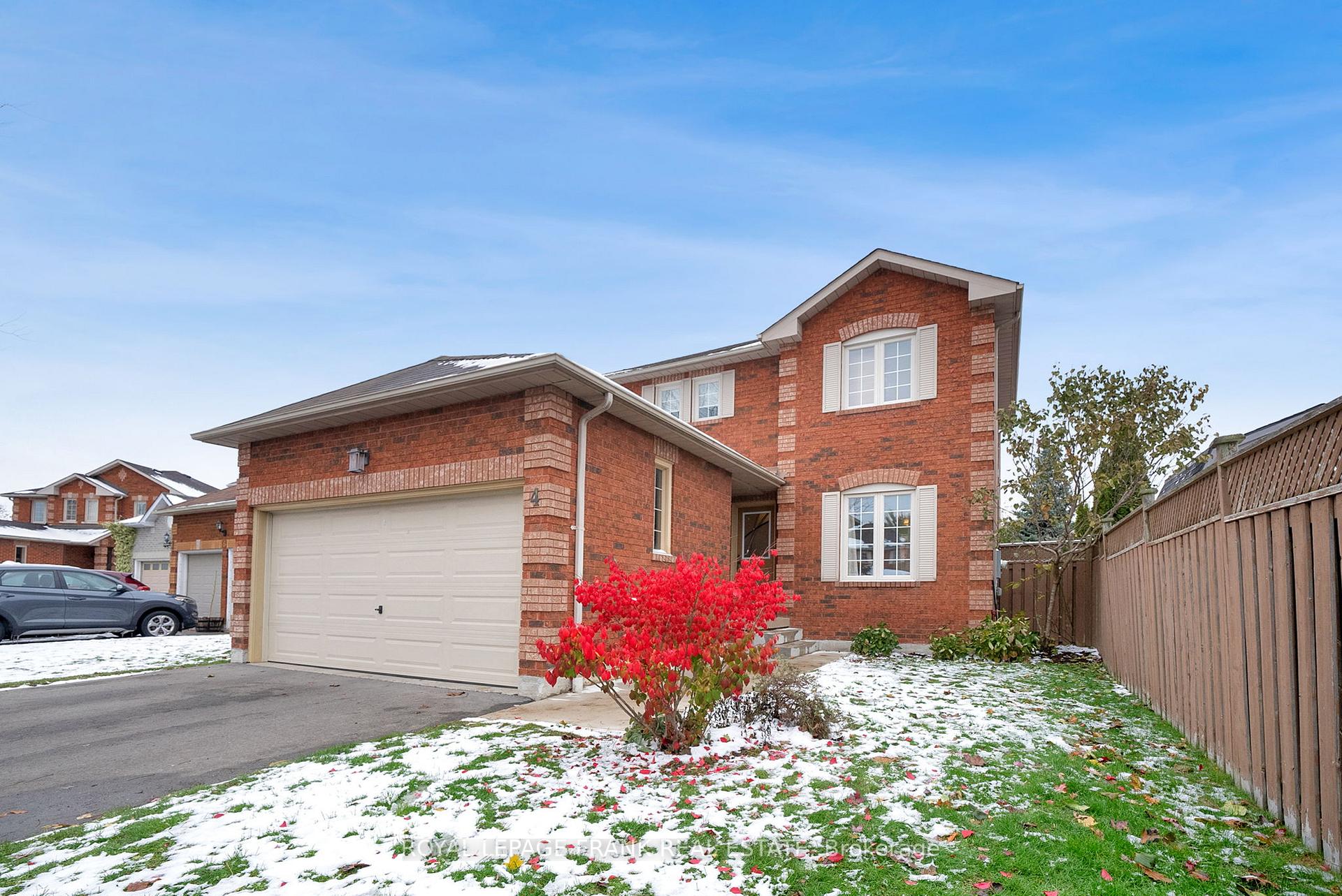 Photo 1 of 4 Barwick Court, Whitby, Downtown Whitby — HOMEH