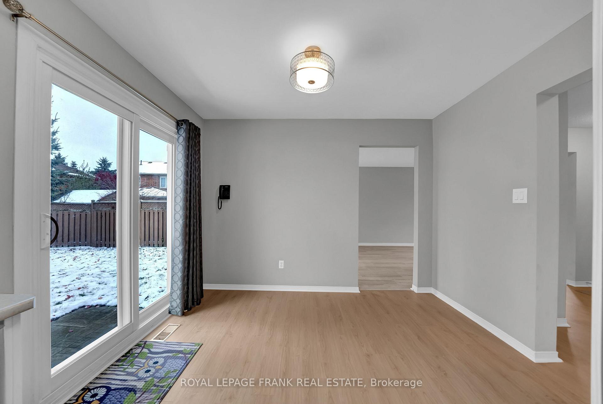 Photo 8 of 4 Barwick Court, Whitby, Downtown Whitby — HOMEH