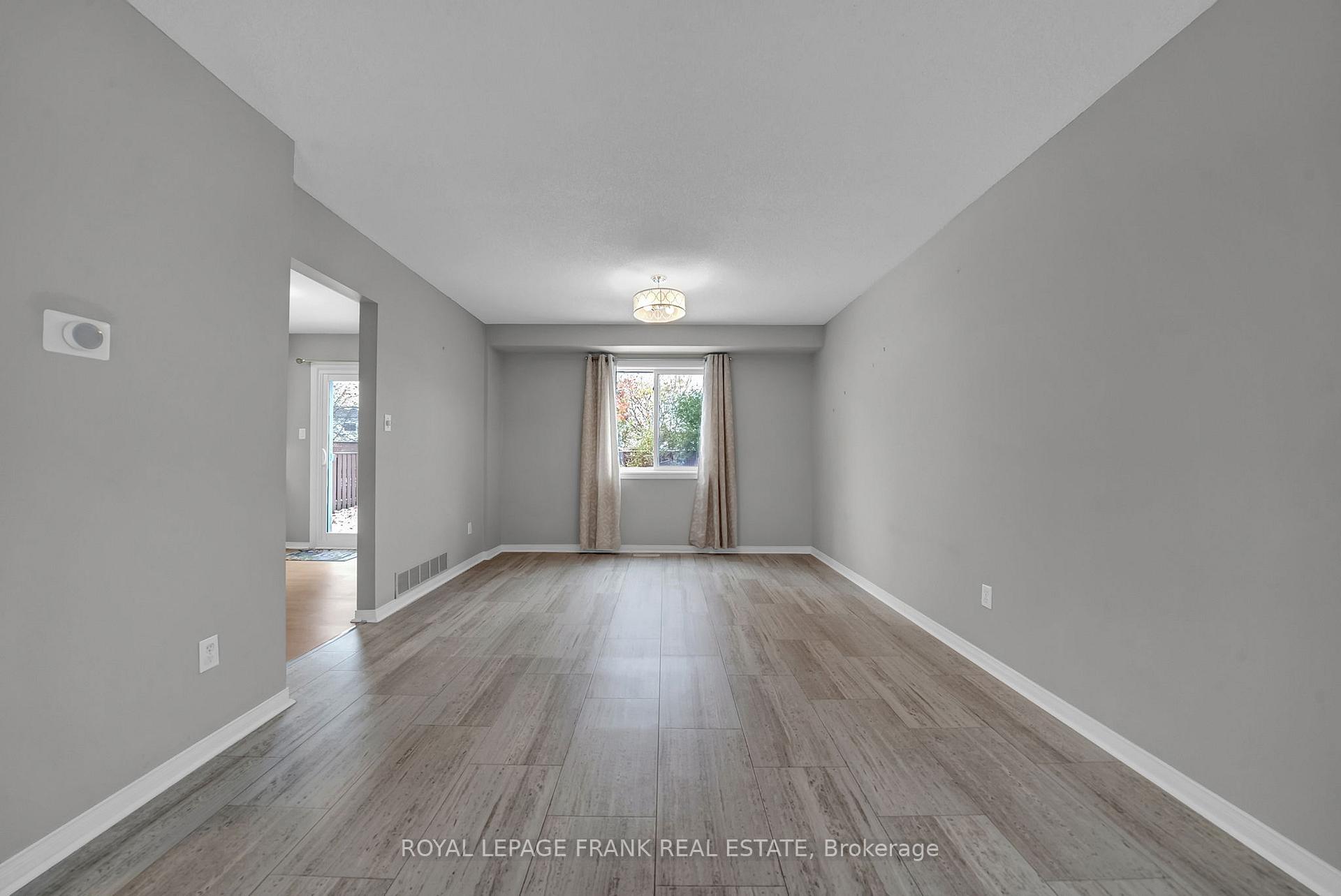 Photo 9 of 4 Barwick Court, Whitby, Downtown Whitby — HOMEH