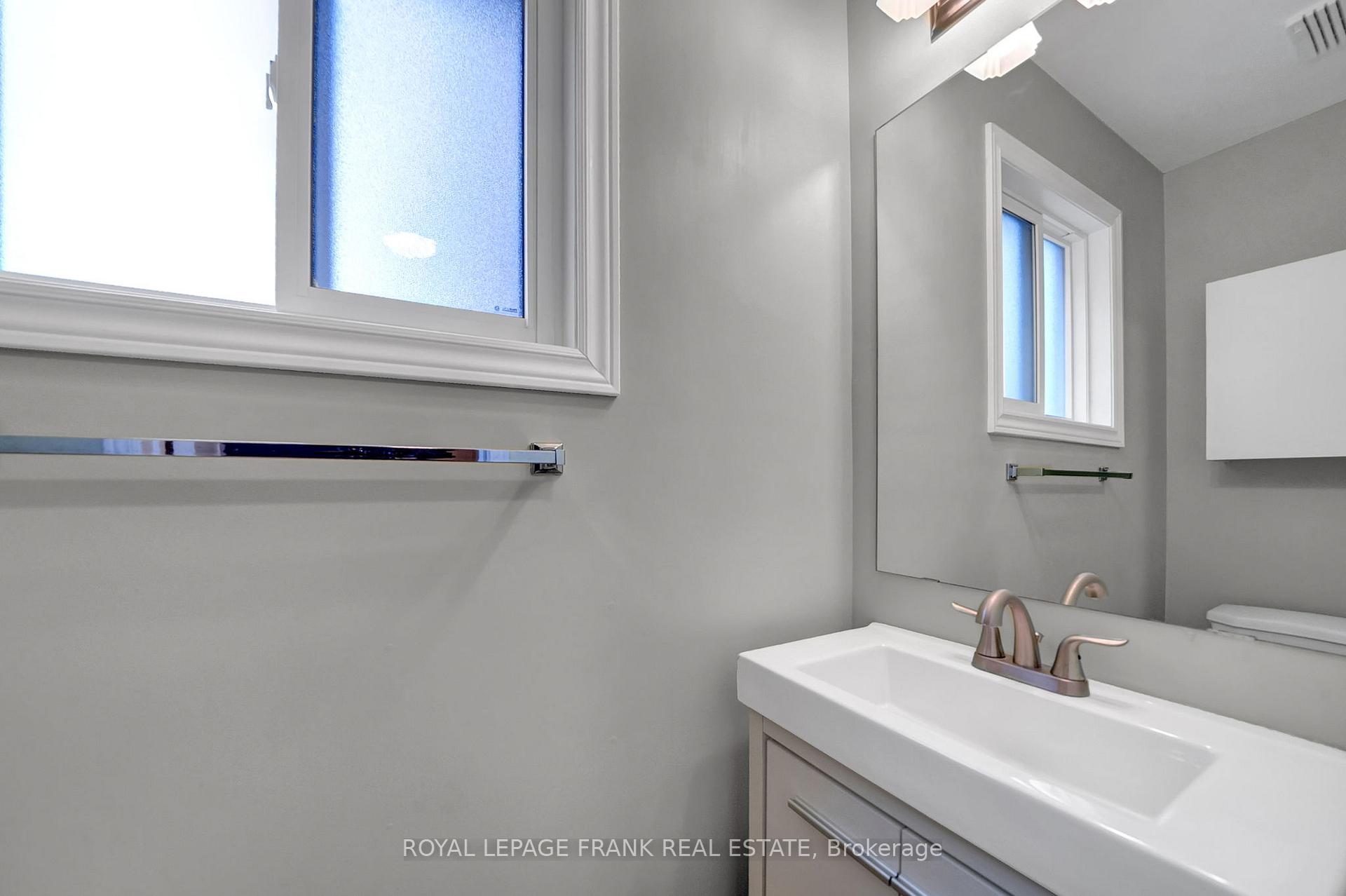 Photo 13 of 4 Barwick Court, Whitby, Downtown Whitby — HOMEH