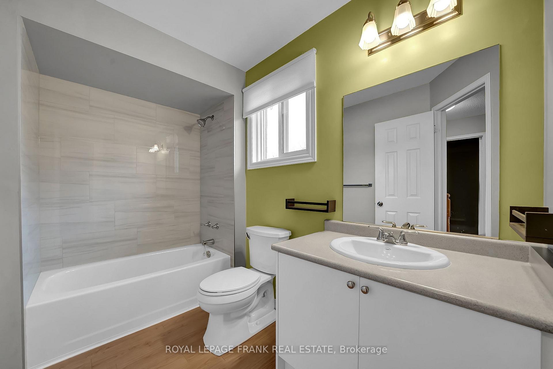 Photo 20 of 4 Barwick Court, Whitby, Downtown Whitby — HOMEH